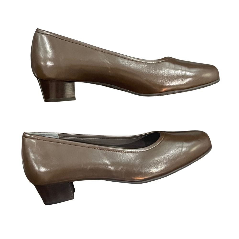 SAS Regina‎ Pumps Womens 10.5 M Brown Leather Low Block Heel Almond Toe Comfort